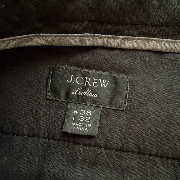 Ludlow Classic Fit 38x32 (Navy) - Picture 2 of 4